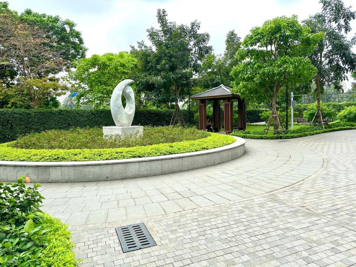 Cool In Center Near Keangnam And Marriott